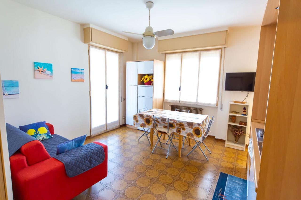 Appartement La Casa Di Vittoria à San Lorenzo al Mare Extérieur photo