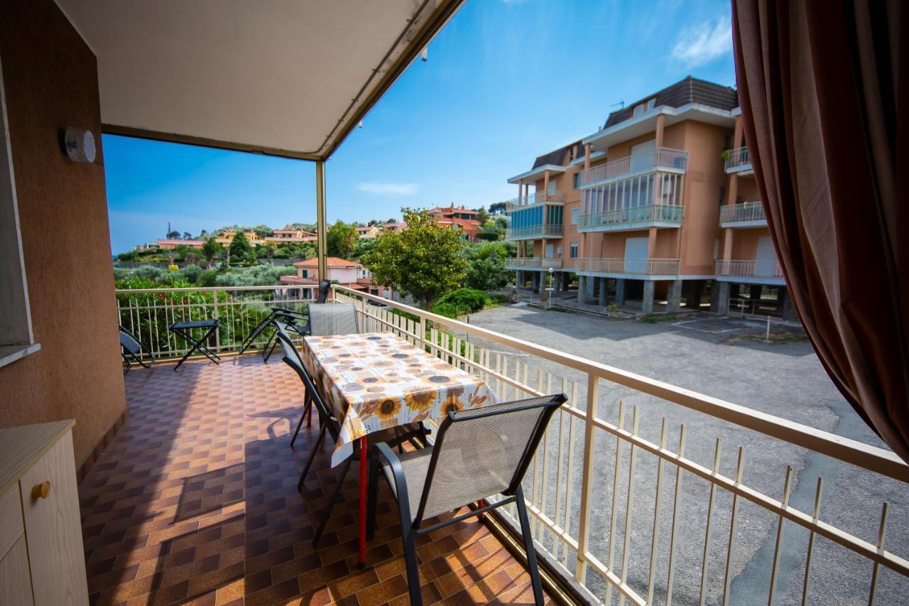 Appartement La Casa Di Vittoria à San Lorenzo al Mare Extérieur photo